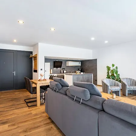 Sophie Stecker Apartment *
