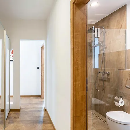 Sophie Stecker דירה שמאלנברג